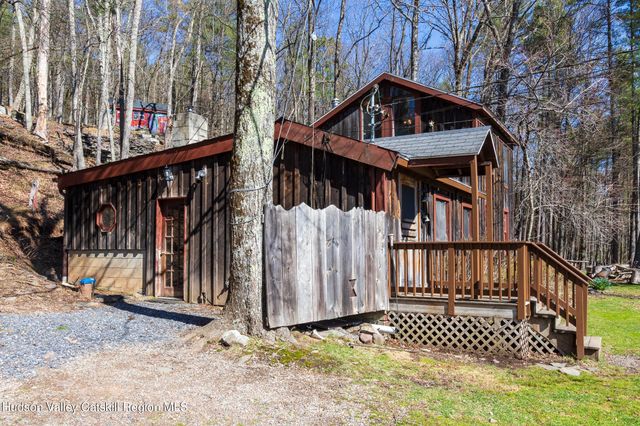62 Grassy Ridge Road, Olivebridge, NY 12461