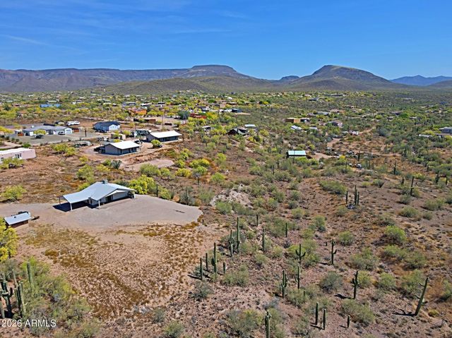 42825 N 17TH Place, New River, AZ 85087