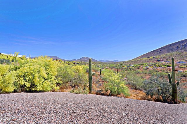 42825 N 17TH Place, New River, AZ 85087