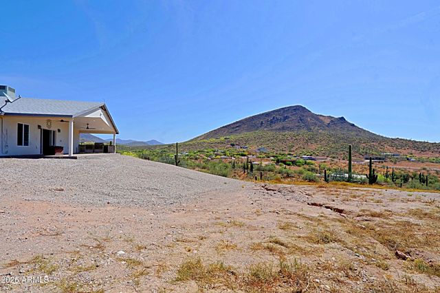 42825 N 17TH Place, New River, AZ 85087