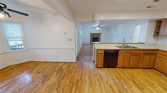 812 Bishop CT, Newport News, VA 23602