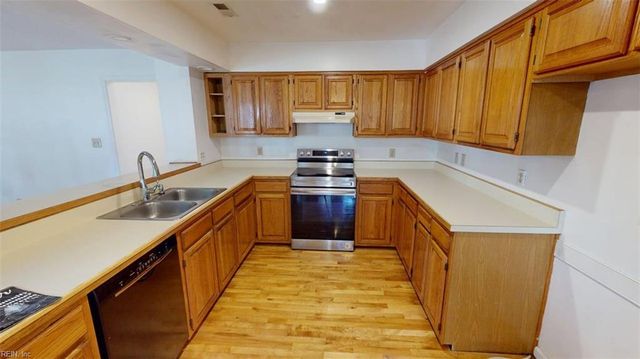 812 Bishop CT, Newport News, VA 23602