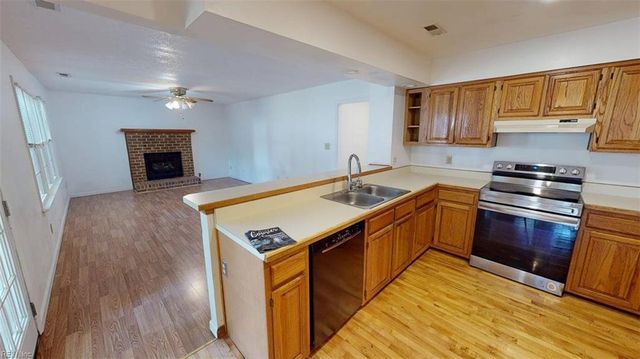 812 Bishop CT, Newport News, VA 23602