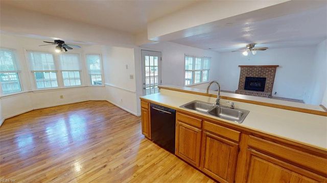 812 Bishop CT, Newport News, VA 23602