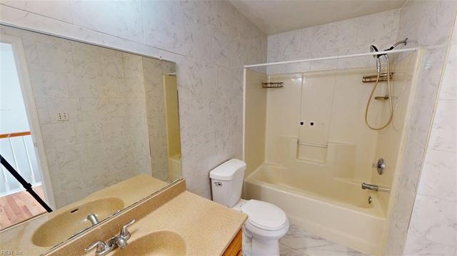 812 Bishop CT, Newport News, VA 23602