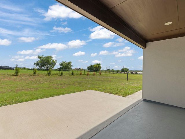 4450 E Masch Branch Road, Krum, TX 76249