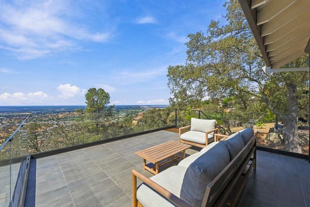 576 Powers Dr, El Dorado Hills, CA 95762
