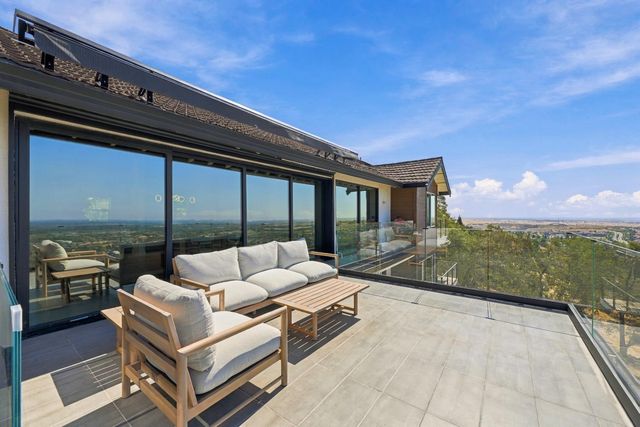 576 Powers Dr, El Dorado Hills, CA 95762