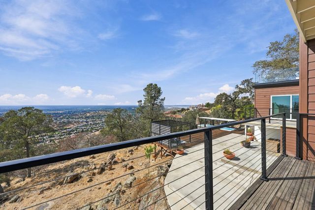 576 Powers Dr, El Dorado Hills, CA 95762