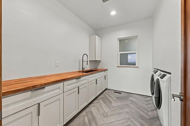 576 Powers Dr, El Dorado Hills, CA 95762