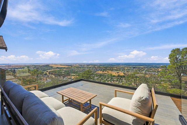 576 Powers Dr, El Dorado Hills, CA 95762
