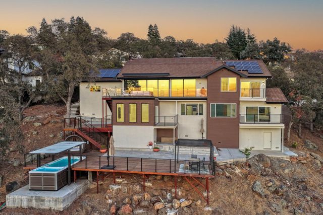 576 Powers Dr, El Dorado Hills, CA 95762