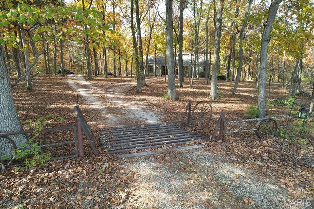 8002 Dittmer Ridge Road, Dittmer, MO 63023