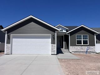 1068 Alpine Ave, Chubbuck, ID 83202