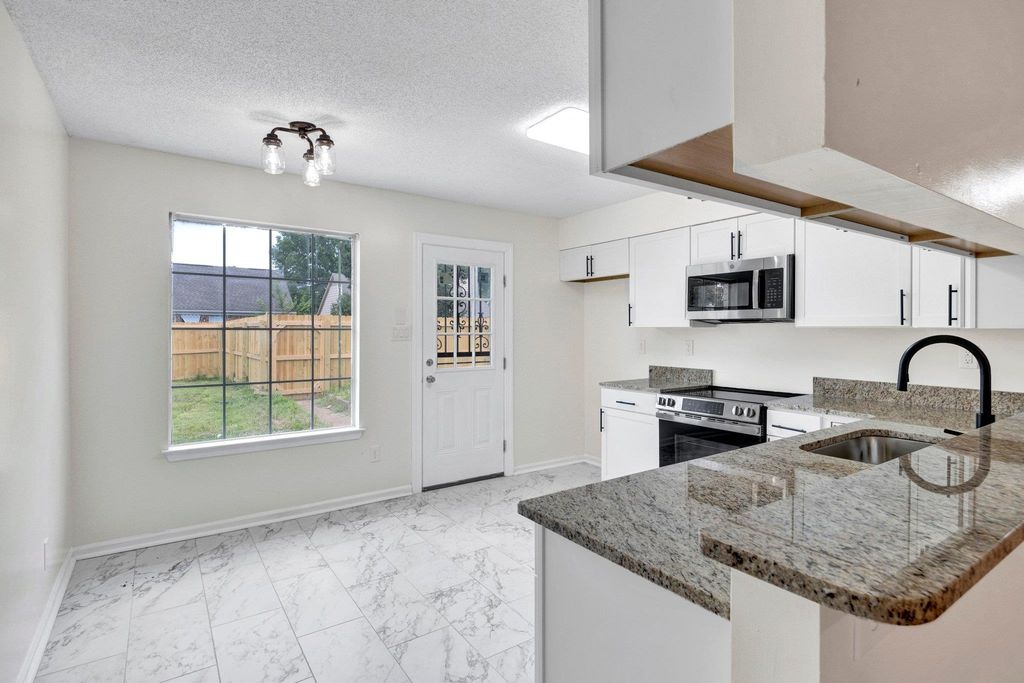 1819 N DEWARS CV N, Cordova, TN 38016