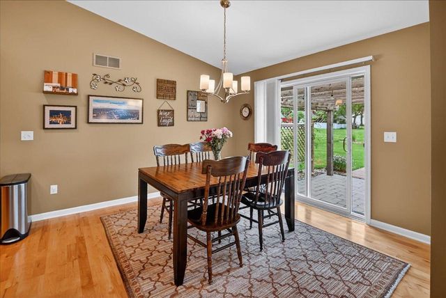 965 N Perry Parkway, Oregon, WI 53575