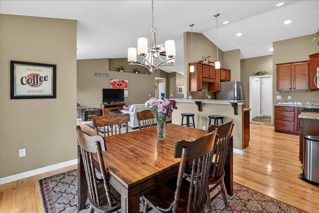 965 N Perry Parkway, Oregon, WI 53575