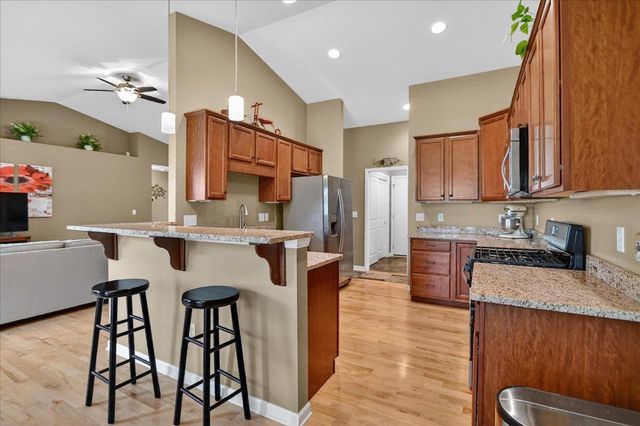 965 N Perry Parkway, Oregon, WI 53575