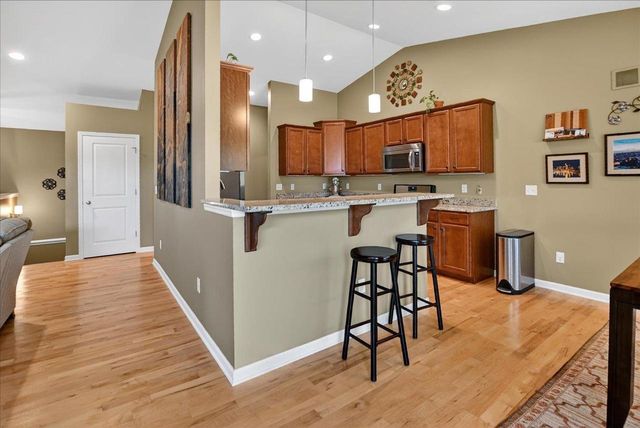 965 N Perry Parkway, Oregon, WI 53575