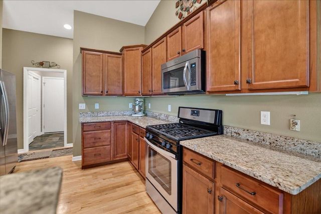 965 N Perry Parkway, Oregon, WI 53575