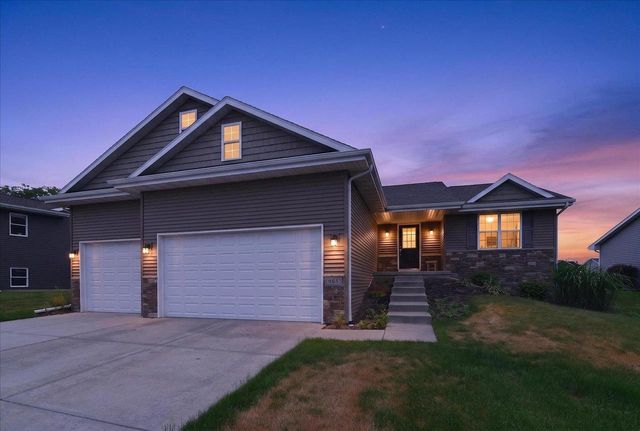 965 N Perry Parkway, Oregon, WI 53575