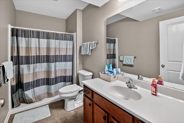 965 N Perry Parkway, Oregon, WI 53575