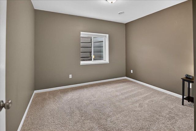965 N Perry Parkway, Oregon, WI 53575