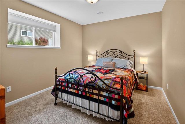 965 N Perry Parkway, Oregon, WI 53575