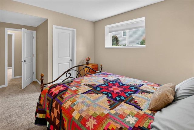 965 N Perry Parkway, Oregon, WI 53575