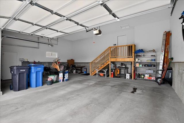 965 N Perry Parkway, Oregon, WI 53575