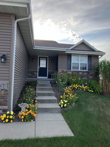 965 N Perry Parkway, Oregon, WI 53575