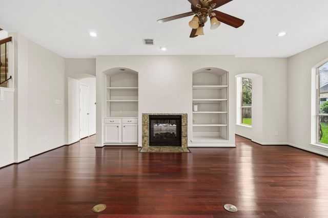 3322 Country Club Boulevard, Stafford, TX 77477