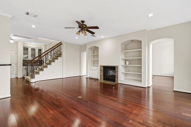 3322 Country Club Boulevard, Stafford, TX 77477