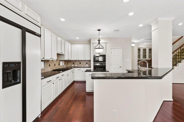 3322 Country Club Boulevard, Stafford, TX 77477