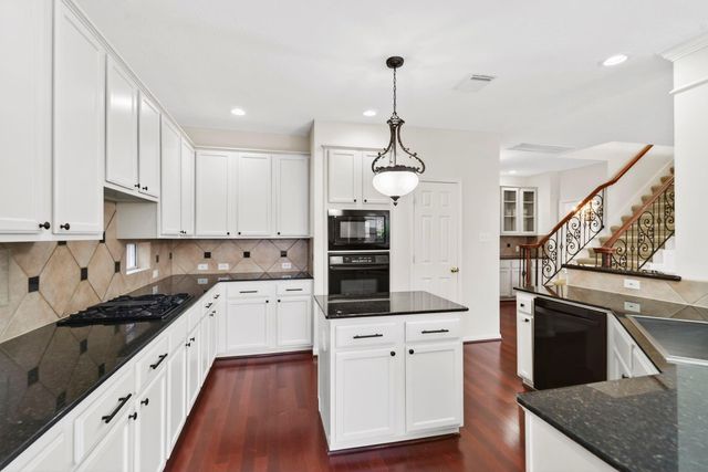 3322 Country Club Boulevard, Stafford, TX 77477