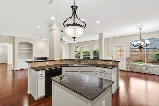 3322 Country Club Boulevard, Stafford, TX 77477