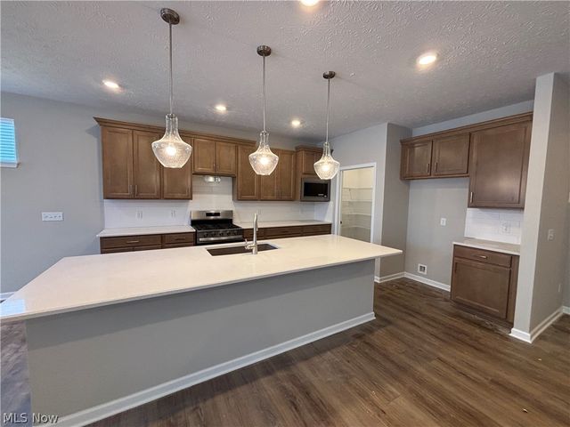 8274 Clydesdale Drive, Mentor, OH 44060