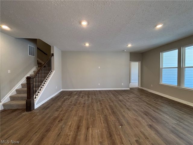 8274 Clydesdale Drive, Mentor, OH 44060