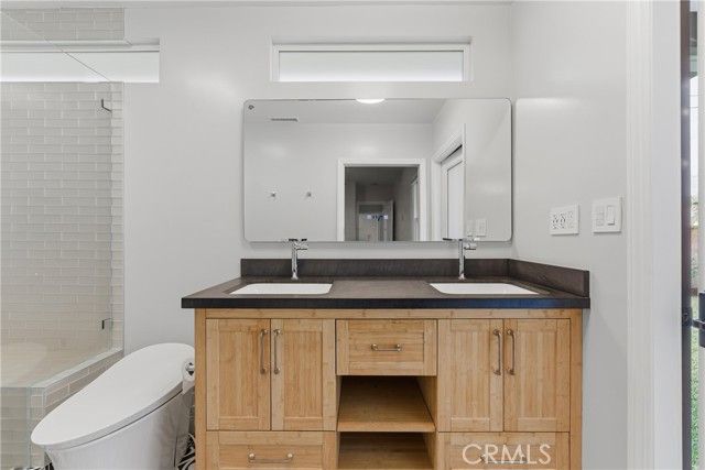 6530 Denmead, Lakewood, CA 90713