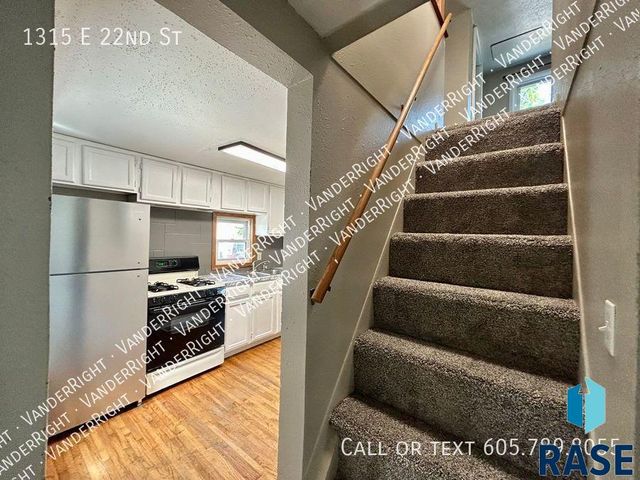 1315 E 22nd St St Street, Sioux Falls, SD 57105