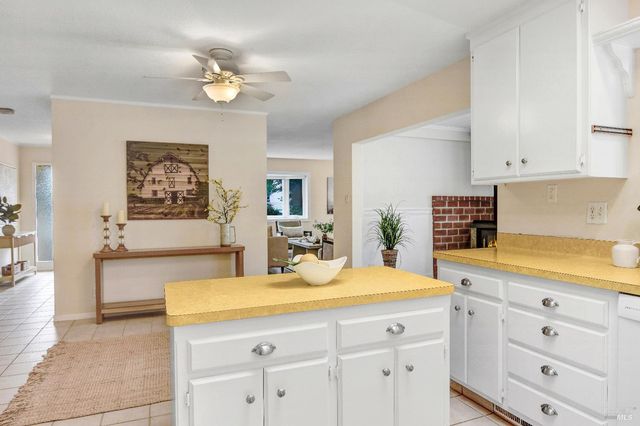 25 Roosevelt Ave, San Rafael, CA 94903