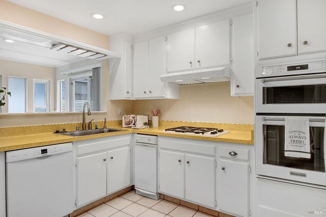 25 Roosevelt Ave, San Rafael, CA 94903