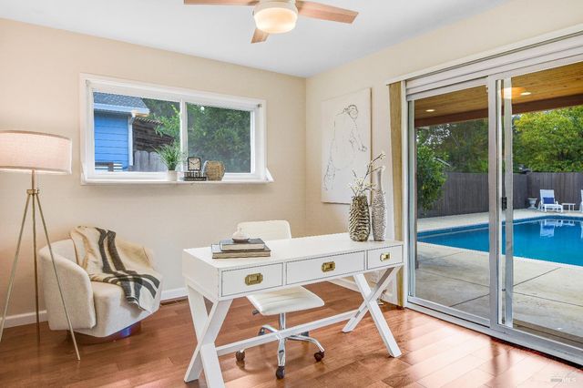 25 Roosevelt Ave, San Rafael, CA 94903