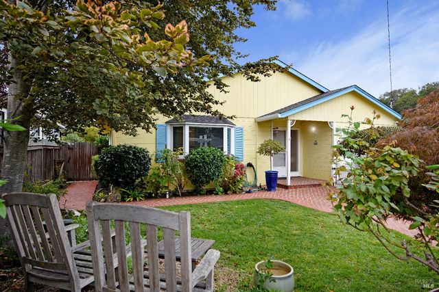 25 Roosevelt Ave, San Rafael, CA 94903