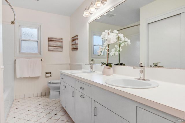 25 Roosevelt Ave, San Rafael, CA 94903