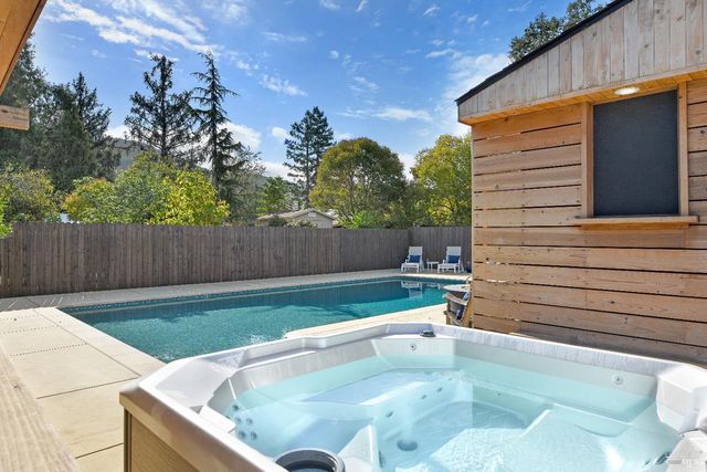 25 Roosevelt Ave, San Rafael, CA 94903