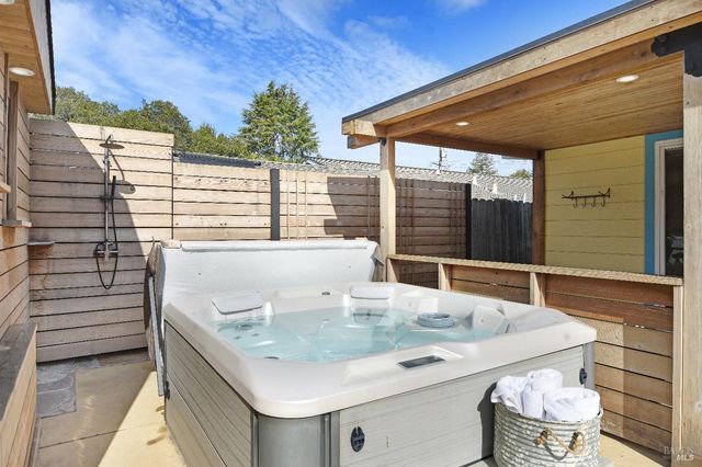 25 Roosevelt Ave, San Rafael, CA 94903