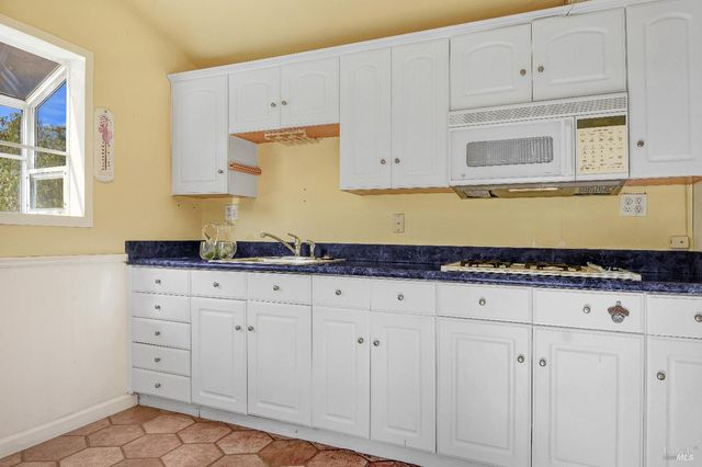 25 Roosevelt Ave, San Rafael, CA 94903