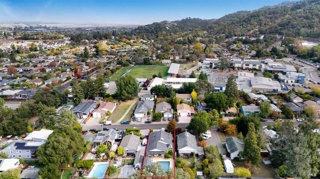 25 Roosevelt Ave, San Rafael, CA 94903