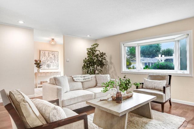 25 Roosevelt Ave, San Rafael, CA 94903